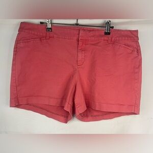 Old Navy coral pixie short. Very cute and casual great for summer! Size 14.